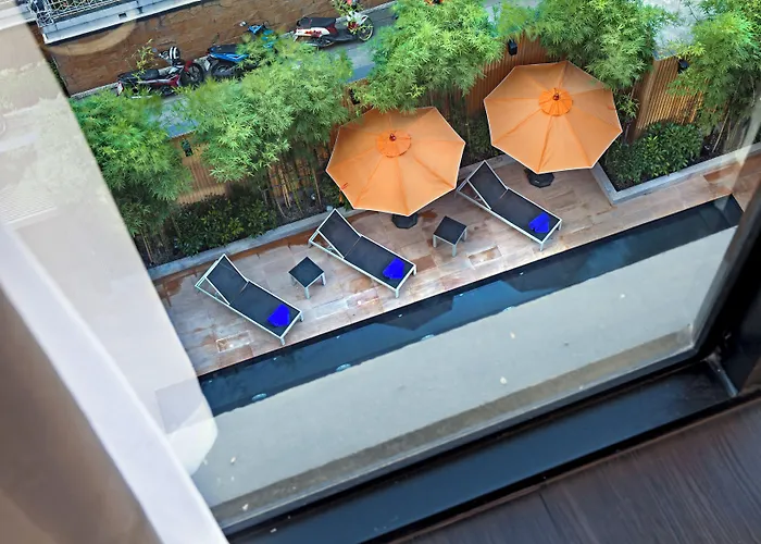 Galleria 12 Sukhumvit By Compass Hospitality Hotel